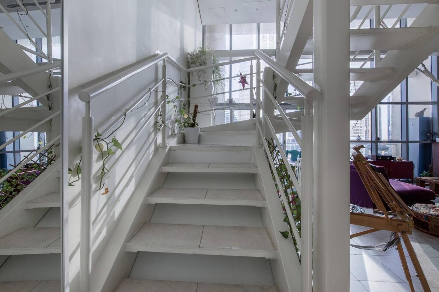 Hotel Urban Oasis Stylish Loft Abundant Natural Light Dubaï