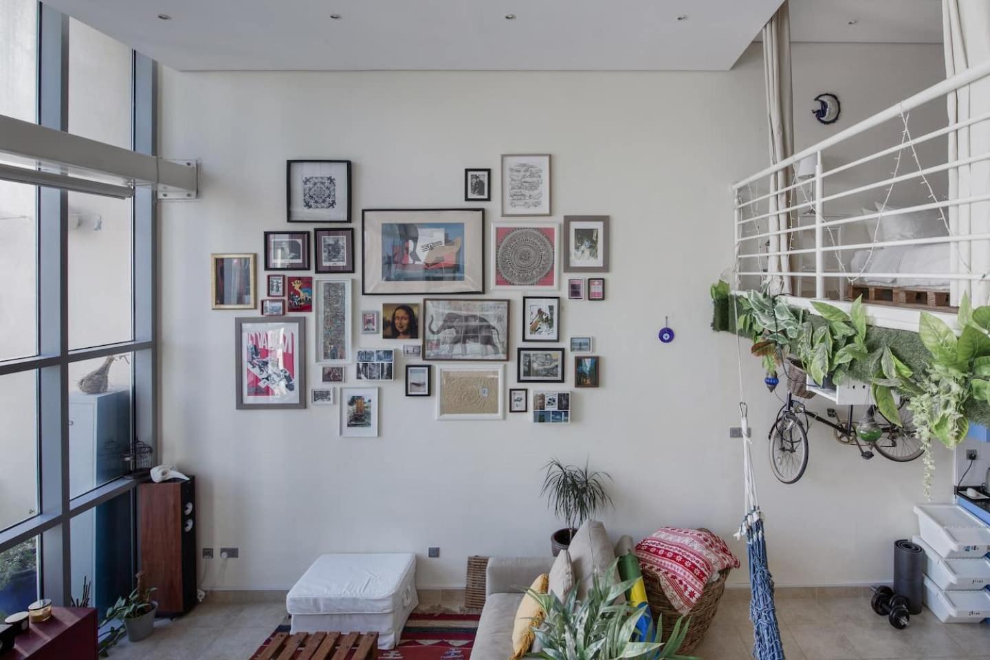 Urban Oasis Stylish Loft Abundant Natural Light Hotel