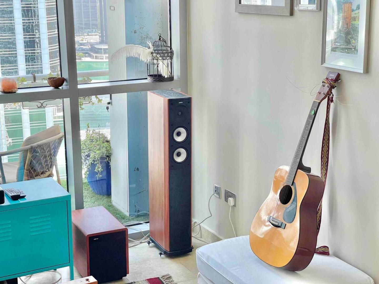 Hotel Urban Oasis Stylish Loft Abundant Natural Light