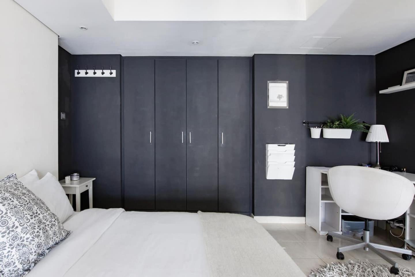 Urban Oasis Stylish Loft Abundant Natural Light * Dubaï