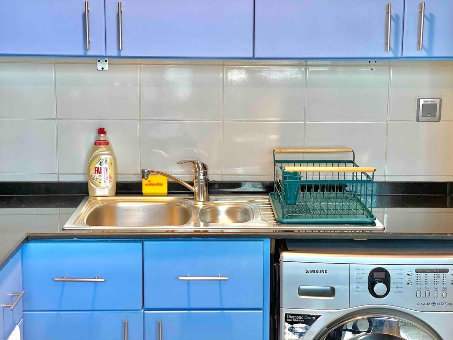Urban Oasis Stylish Loft Abundant Natural Light Hotel *