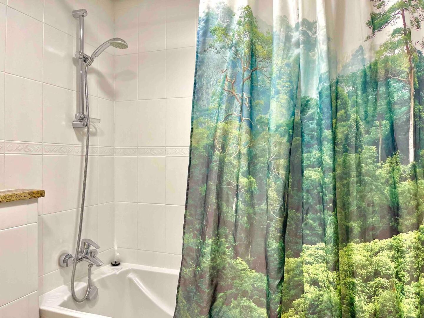 Urban Oasis Stylish Loft Abundant Natural Light Hotel *