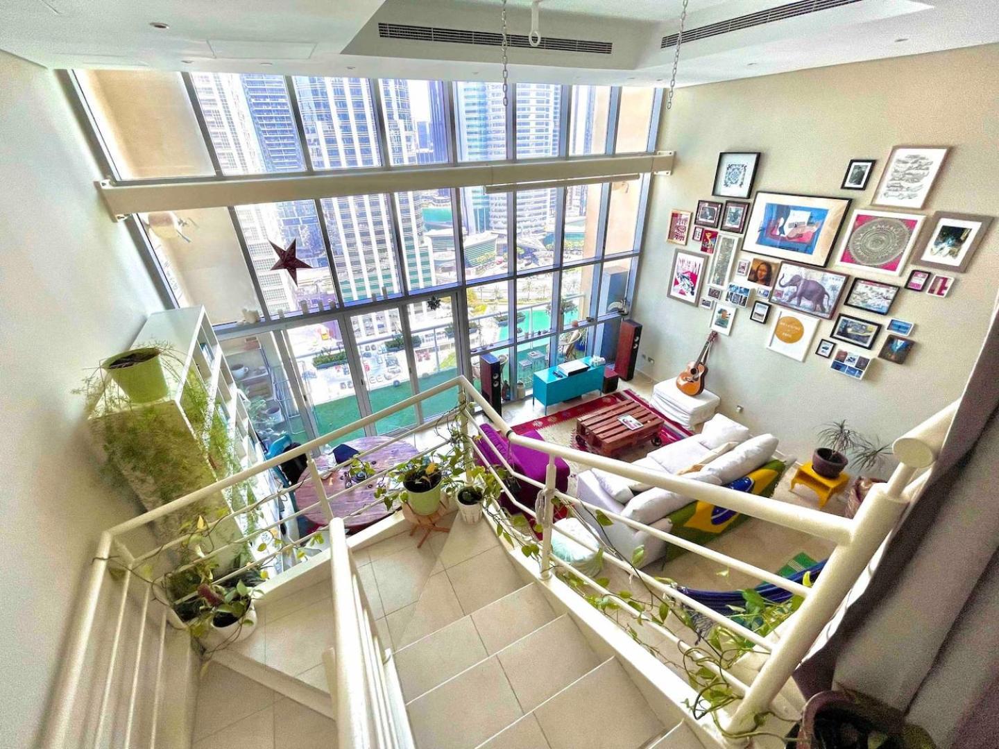 Hotel Urban Oasis Stylish Loft Abundant Natural Light *