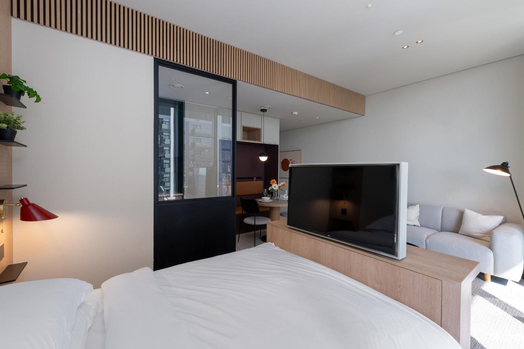 Upside Living, Business Bay - Mint Apartemen *