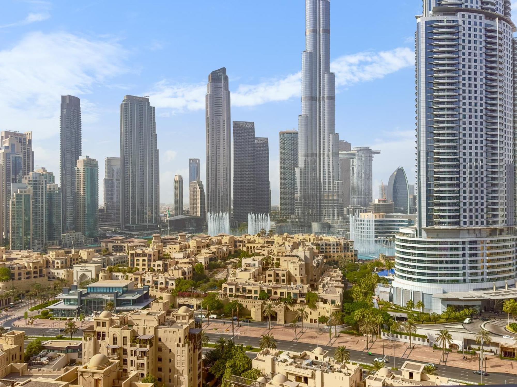 View In And Burj Khalifa View - 2 Bedroom - 3 Beds Apartemen Dubai