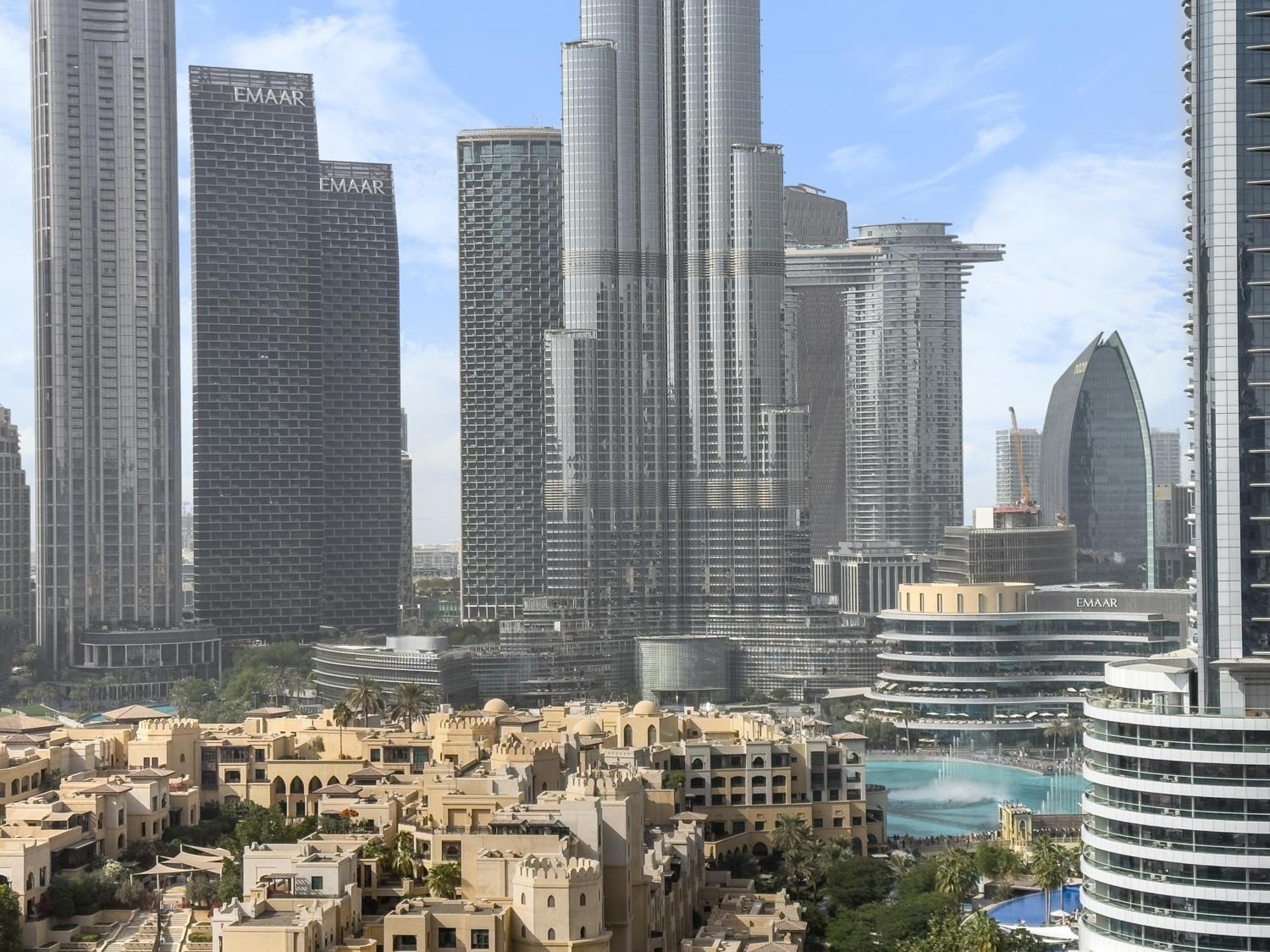 View In And Burj Khalifa View - 2 Bedroom - 3 Beds Apartemen Dubai