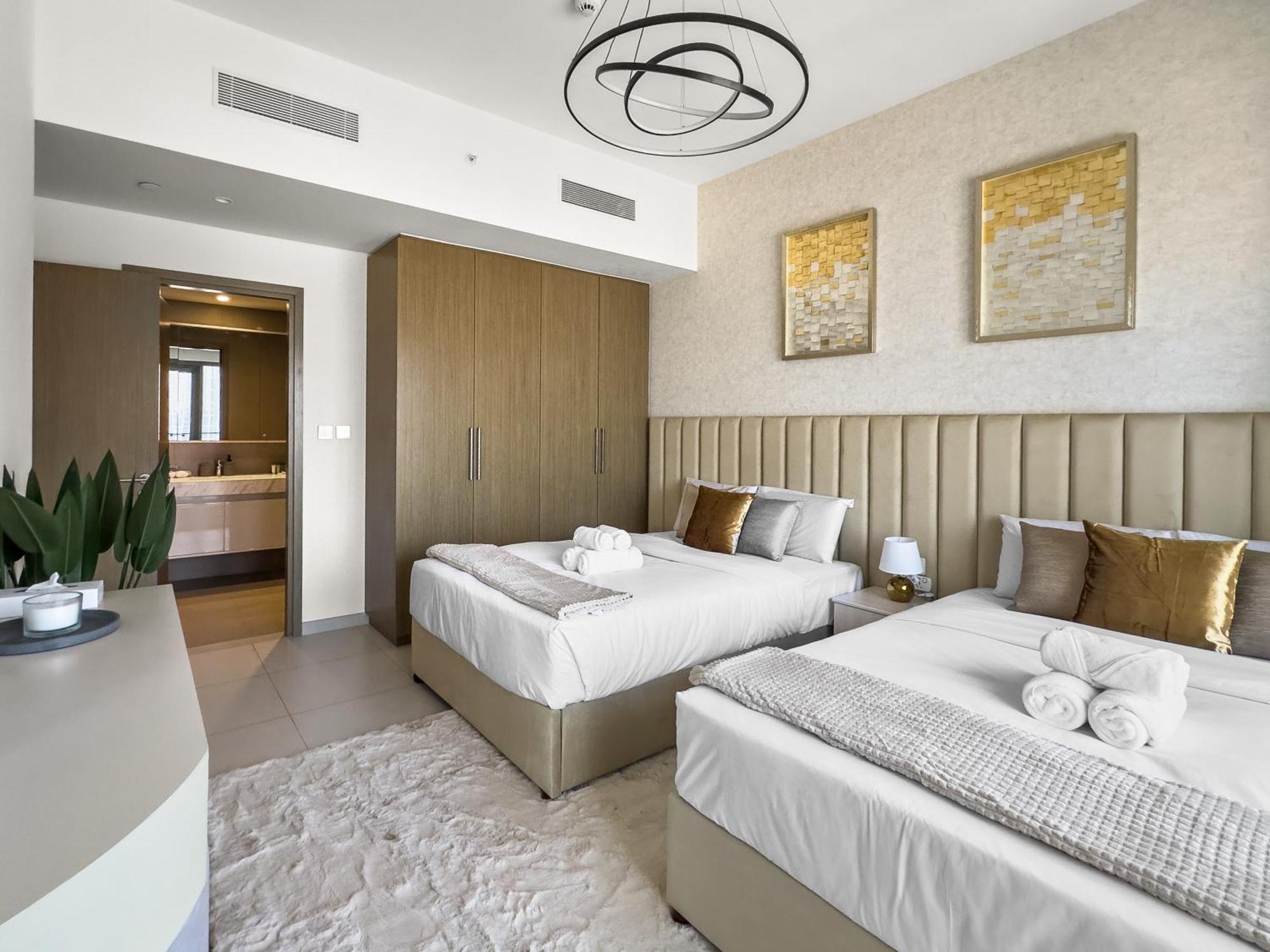 View In And Burj Khalifa View - 2 Bedroom - 3 Beds Apartemen Dubai