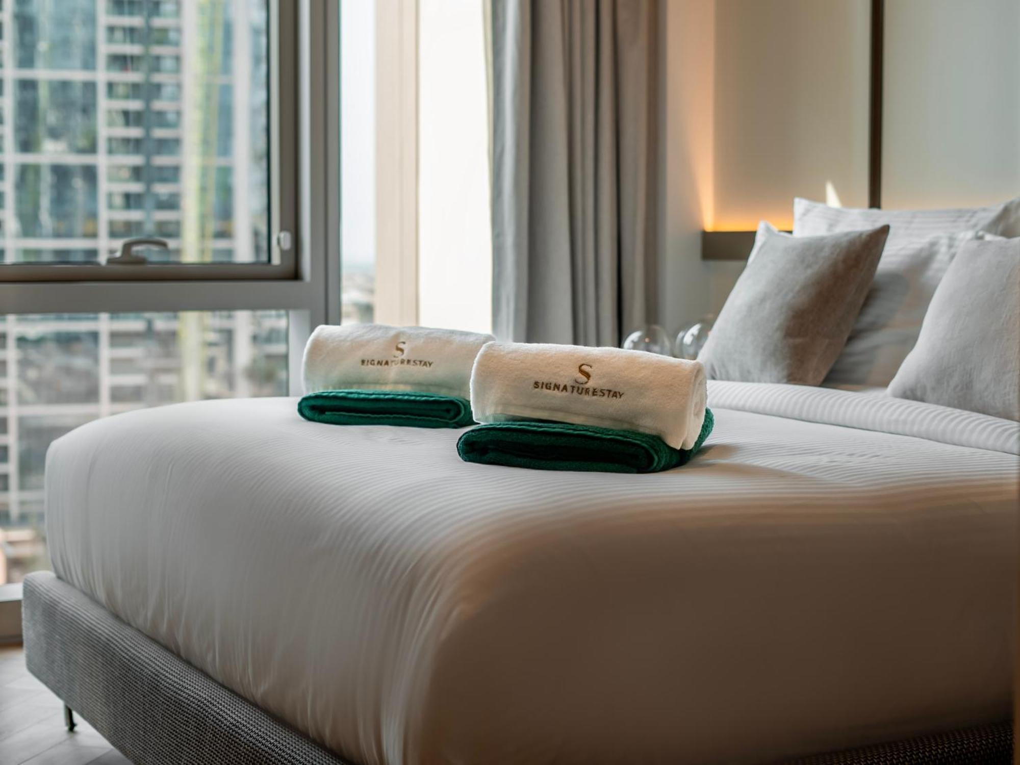 Luxury 1-bedroom In Downtown I Walk To Mall And Fountains Lägenhet Dubai