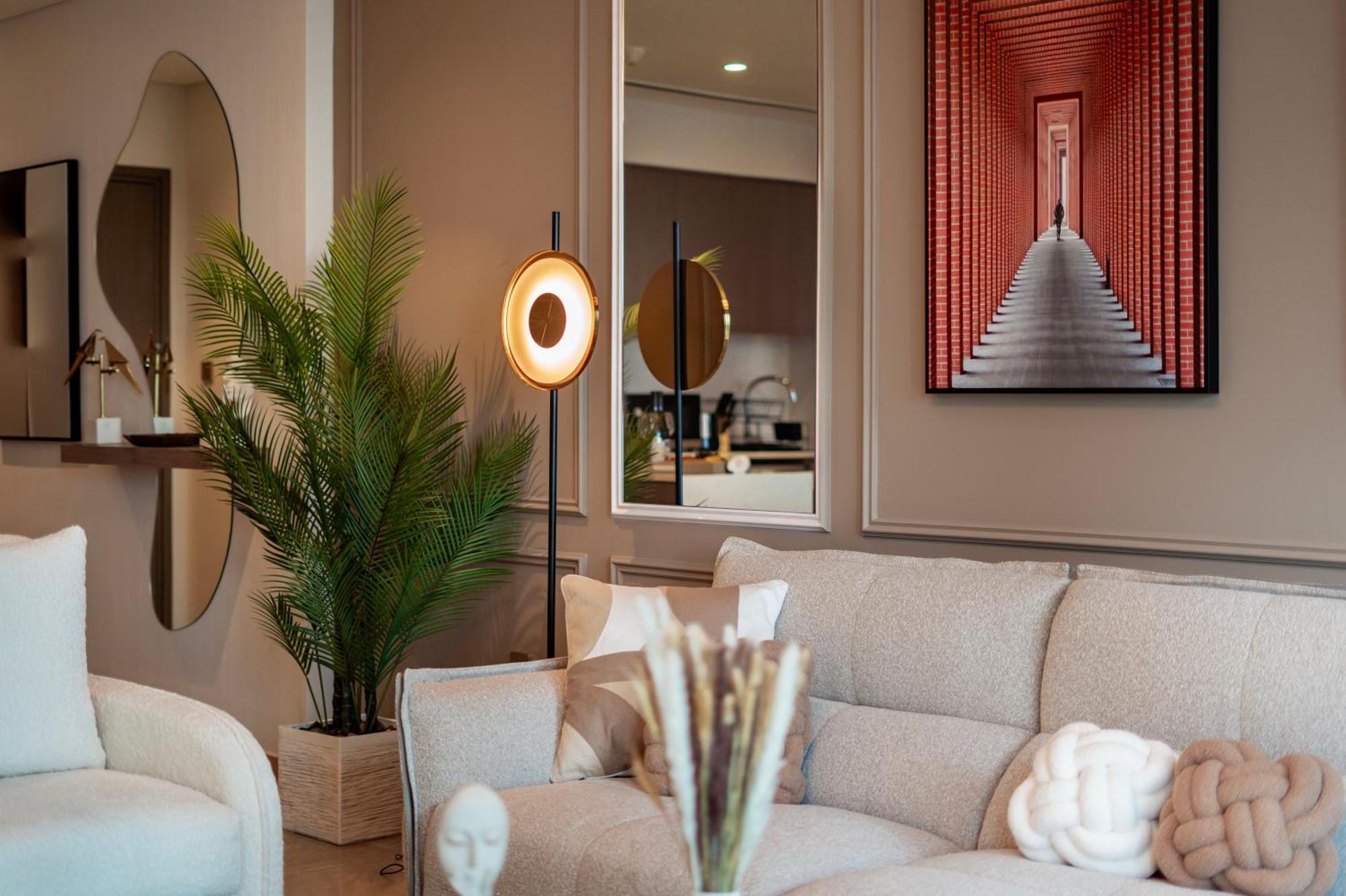 Modern 1-bedroom In Downtown Near Mall & Burj Khalifa