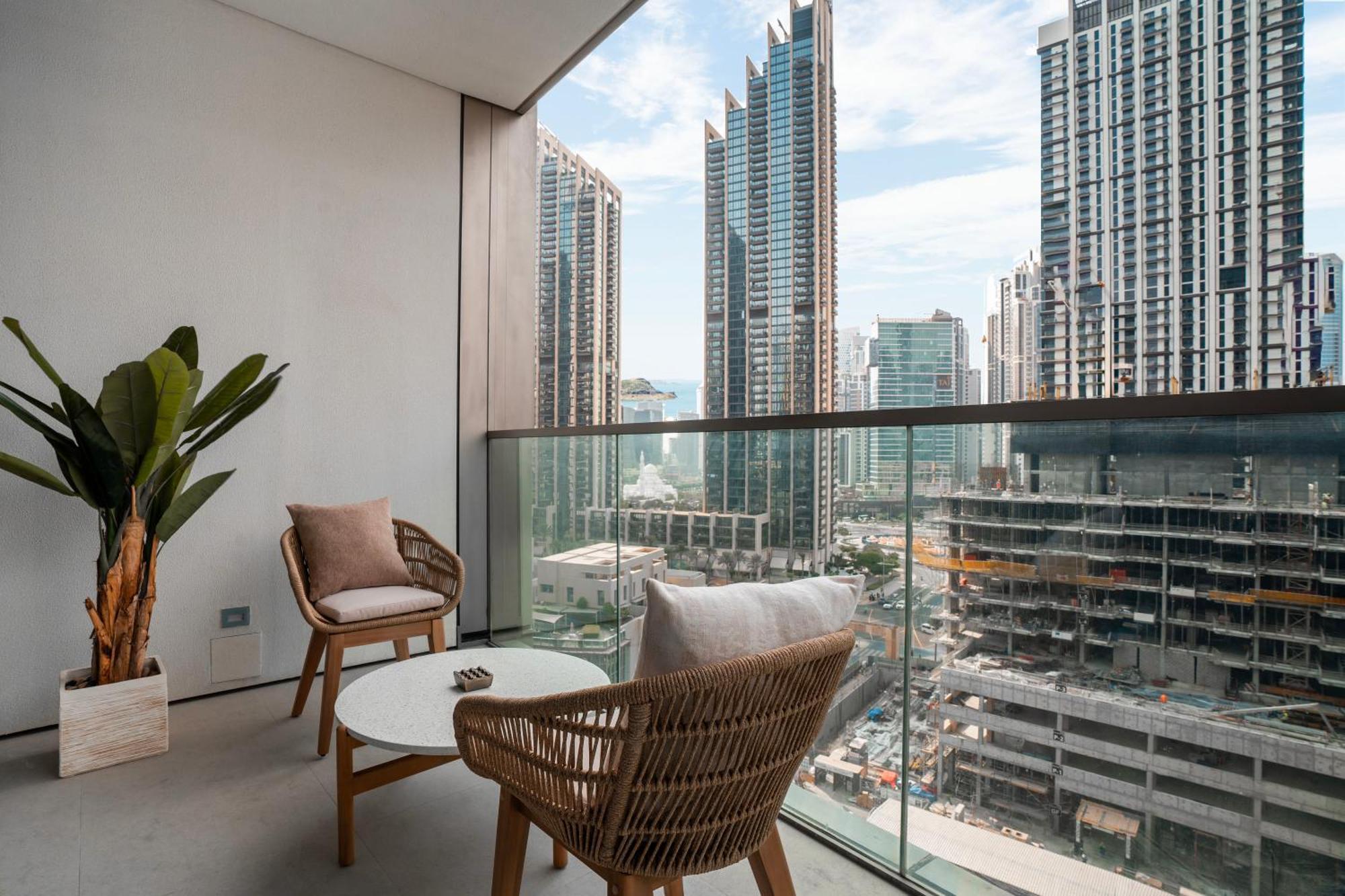 Modern 1-bedroom In Downtown Near Mall & Burj Khalifa Apartamento