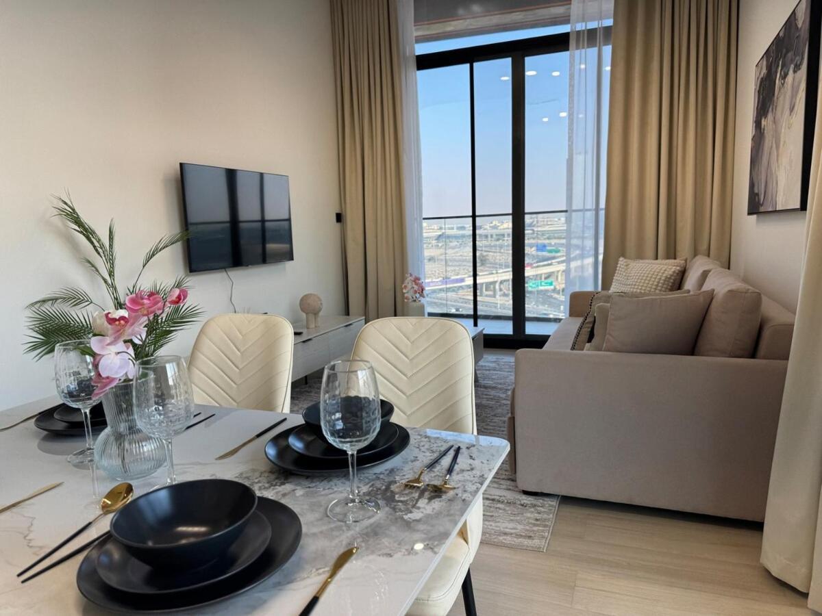 Appartement Ashri Hh Spacious In Jvc, Binghatti Luna Dubaï