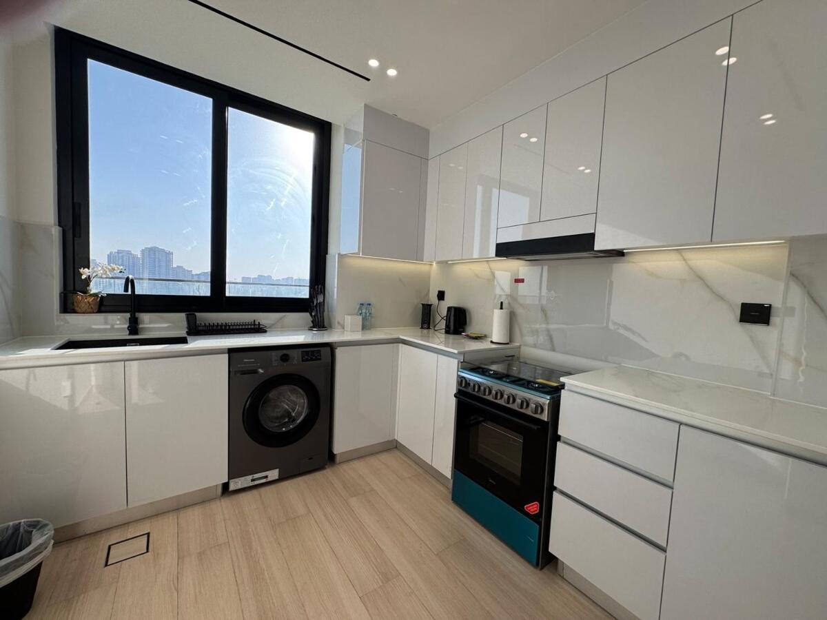Ashri Hh Spacious In Jvc, Binghatti Luna Dubaï