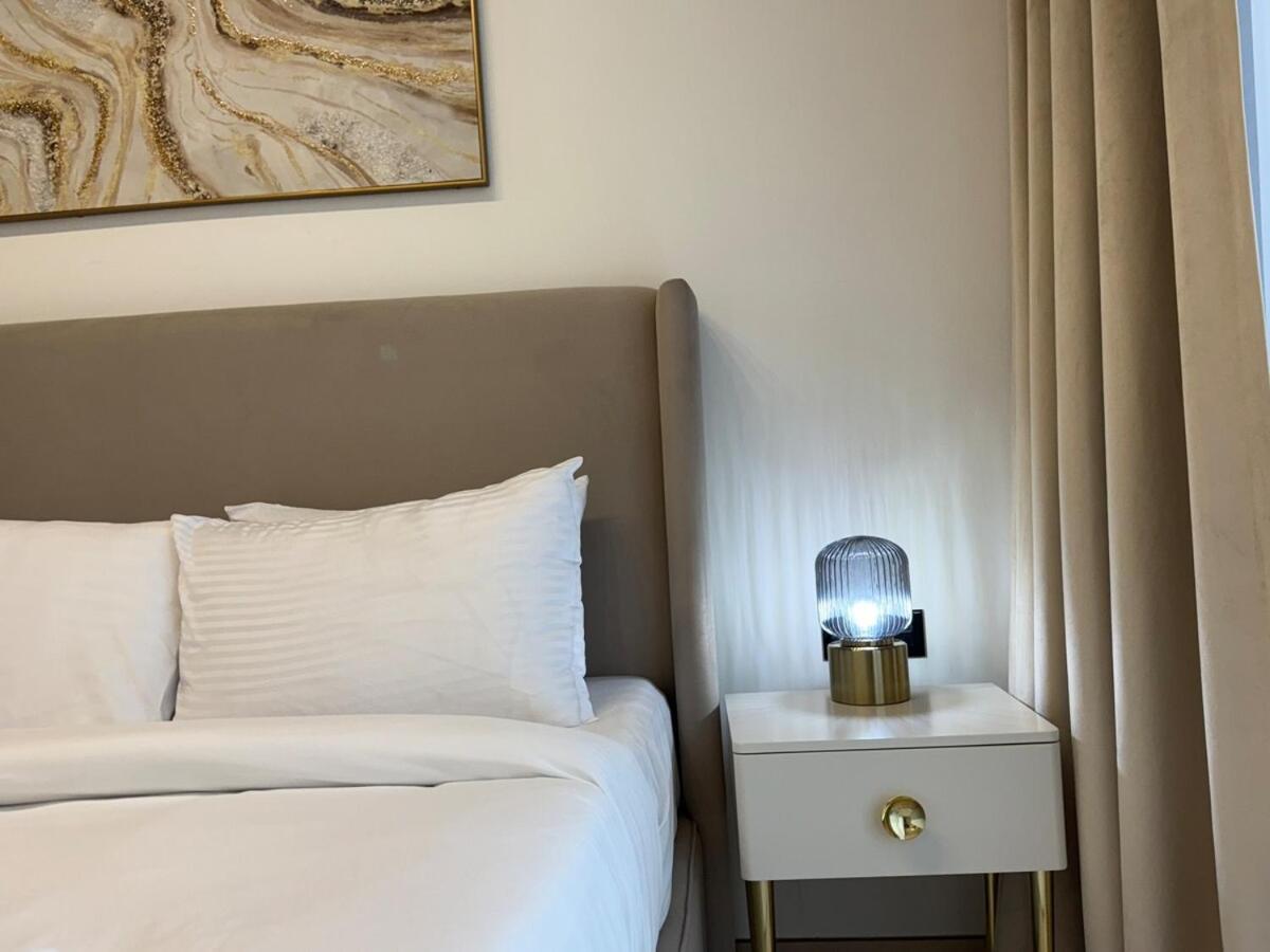 Ashri Hh Spacious In Jvc, Binghatti Luna * Dubaï