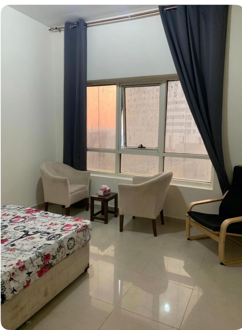 Shj Dxb Sunny Border Maison d'hôtes Dubaï