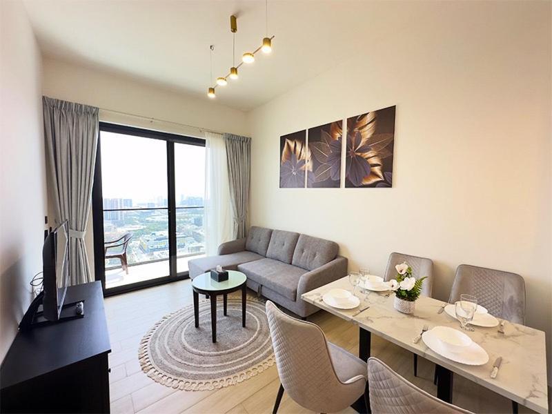 Apartamento Luxurious New 1 Bedroom In A New Building With Great Views Dubái
