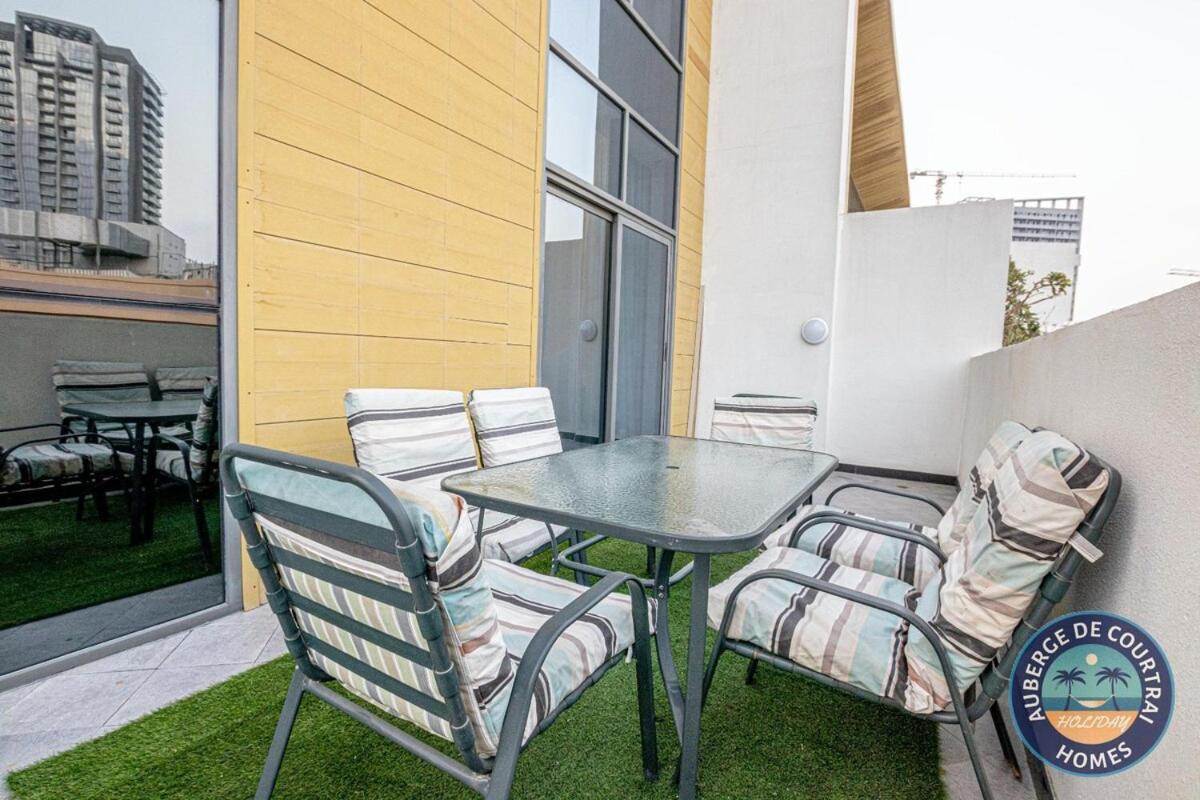 Lejlighed 2br Duplex Stunning Views,near Circle Mall & Park Dubai