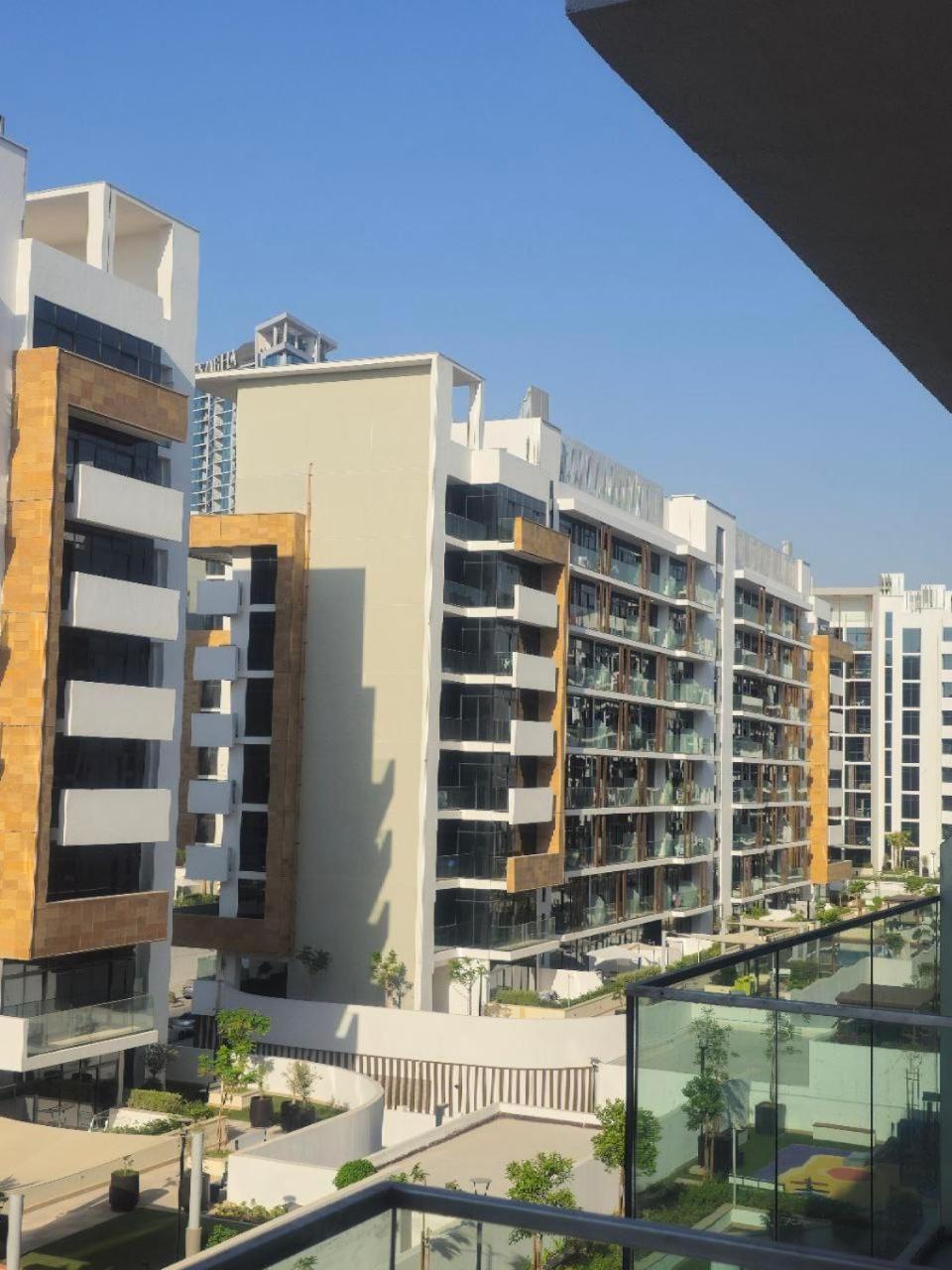 Luxury Near Burj Khalifa In Azizi Riviera Appartement Dubaï