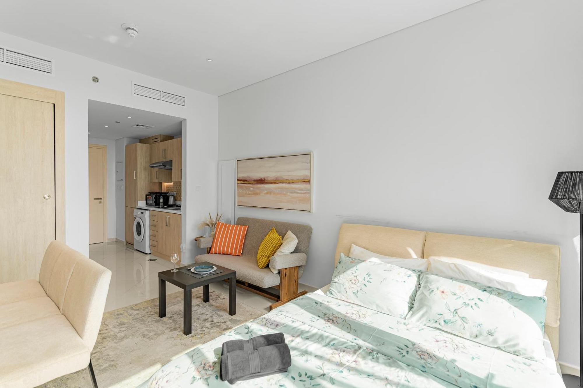 Apartamento Cozy Sea & Marina View With Rooftop Pool & Private In Palm Jumeirah, Steps To Nakheel Mall Dubái