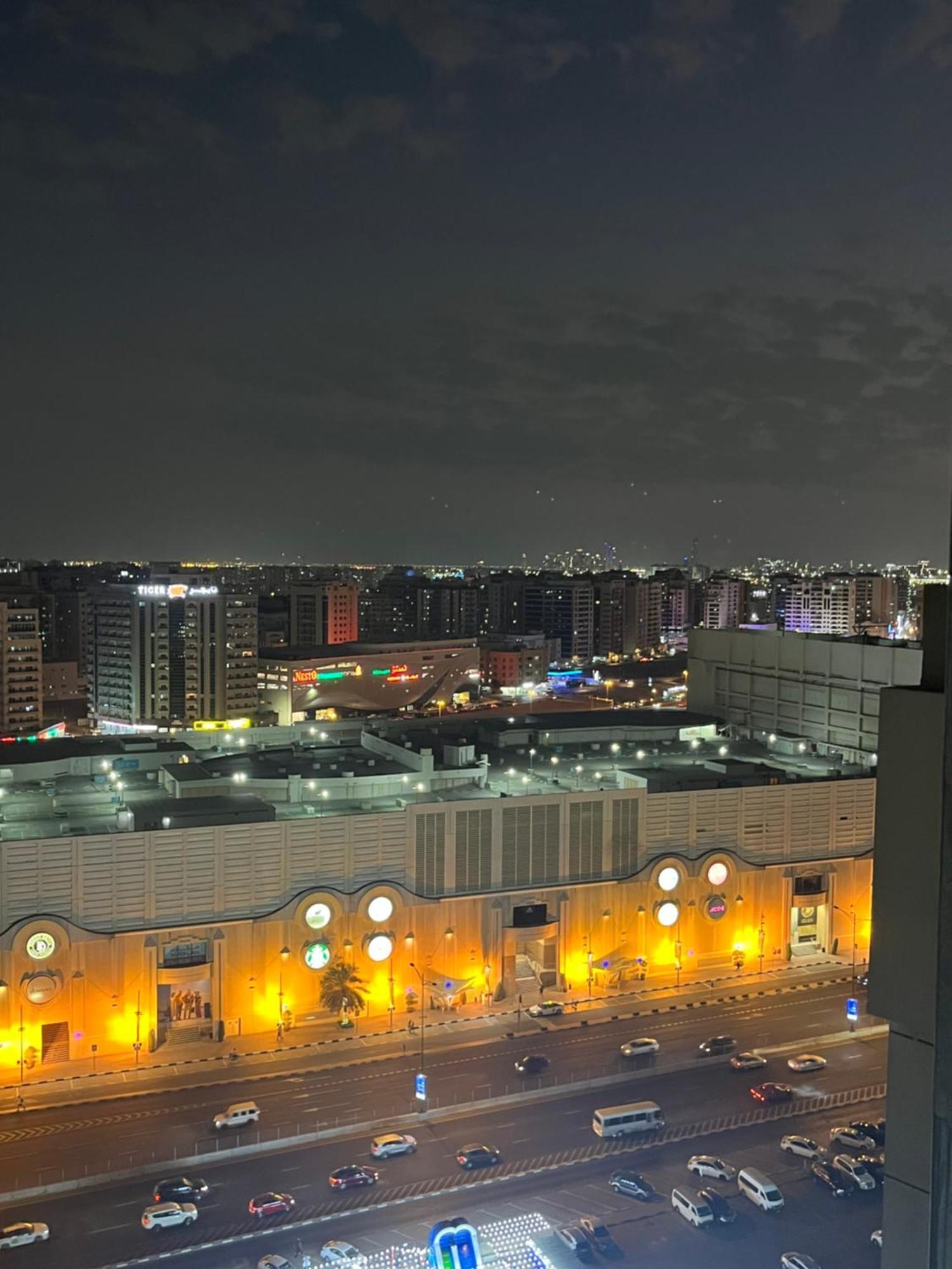 Shj Dxb Sunny Border Dubaï