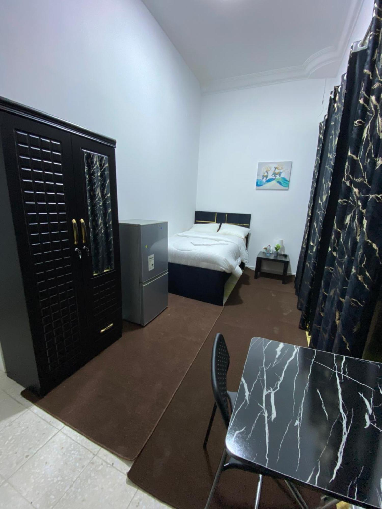 Four Stars Apartemen