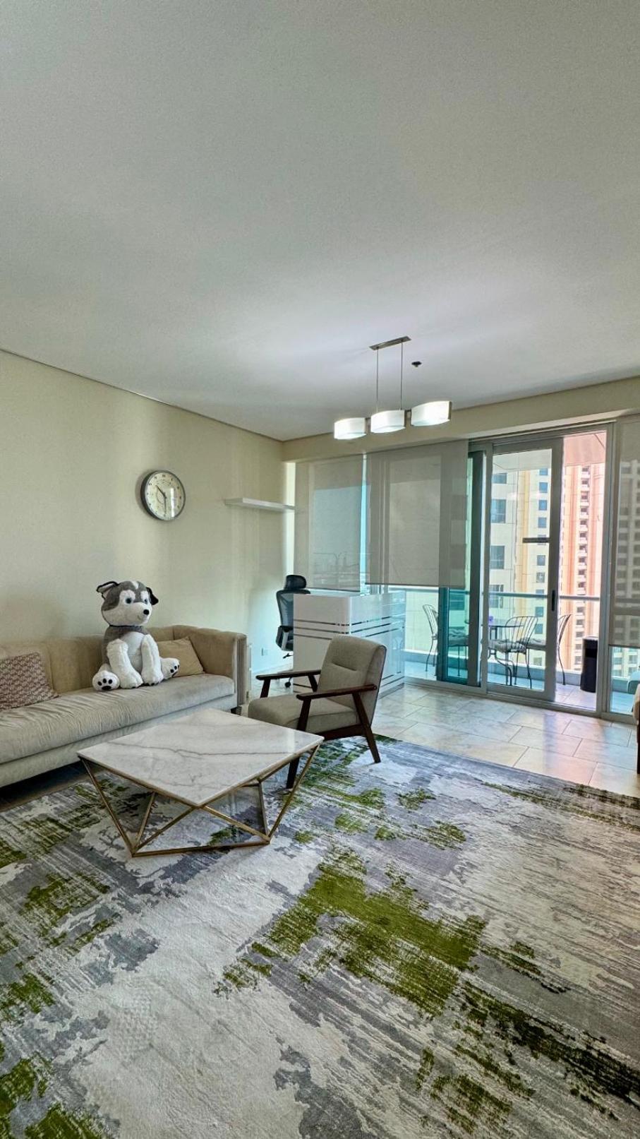 4 Friends Jbr, Sea View Hôtel capsule
