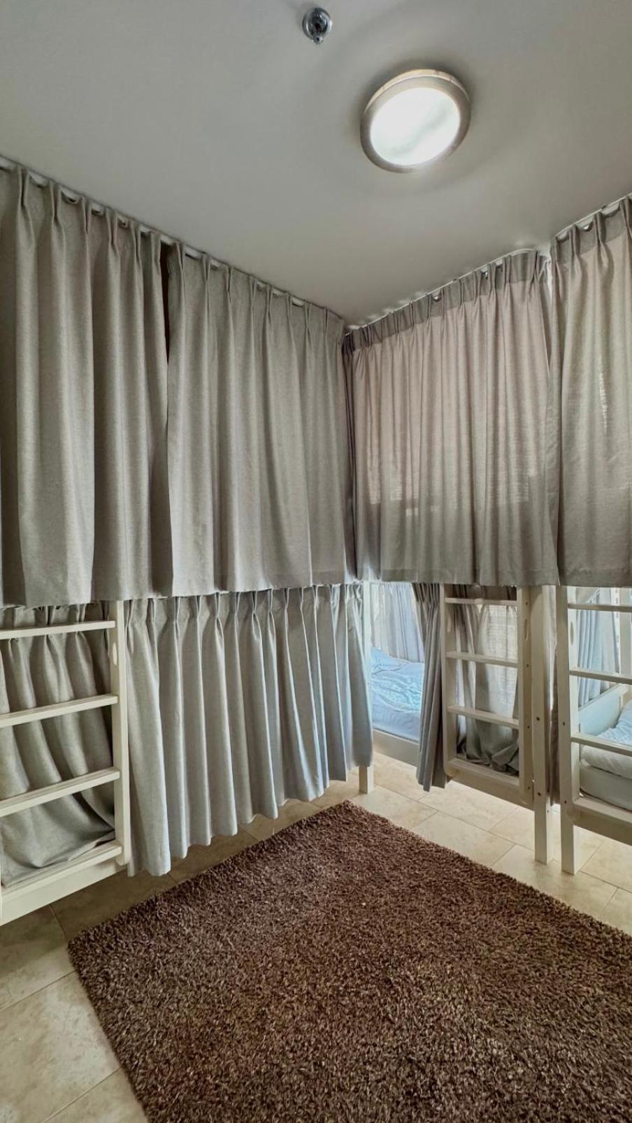 Capsule hotel 4 Friends Jbr, Sea View