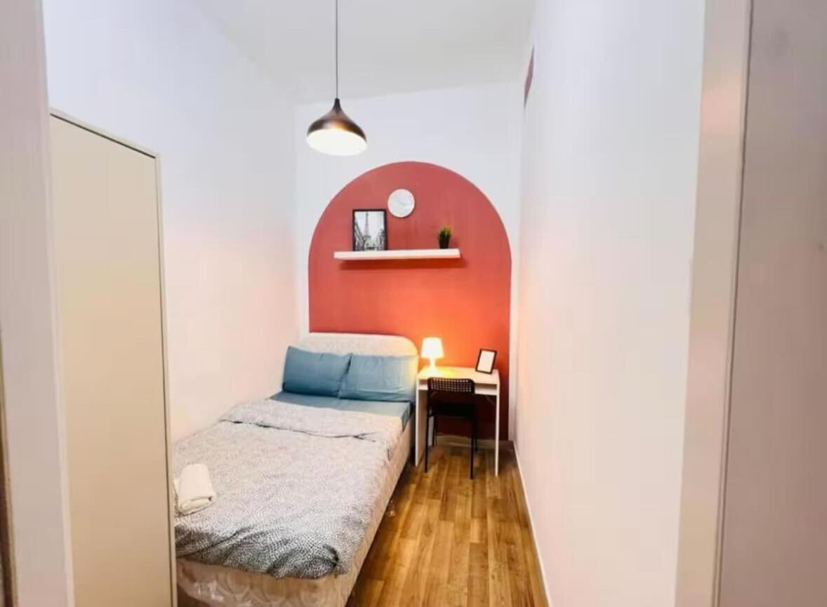 Habitación en casa particular Niche Double Partition In Tecom Near Metro Dubái