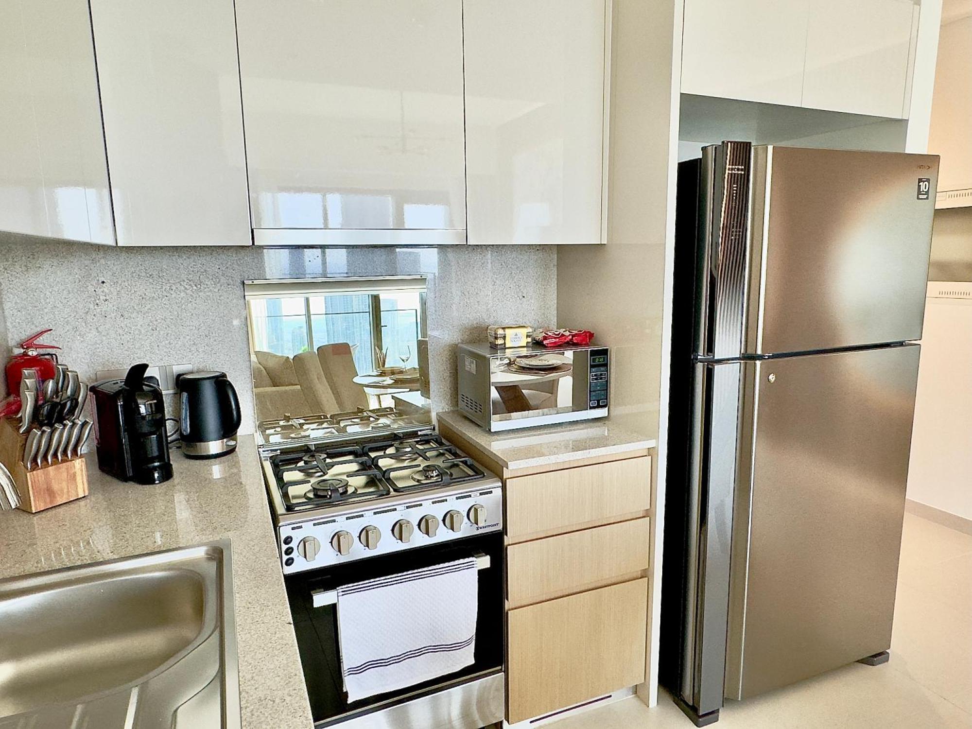 Apartemen View In And Burj Khalifa View - 2 Bedroom - 3 Beds