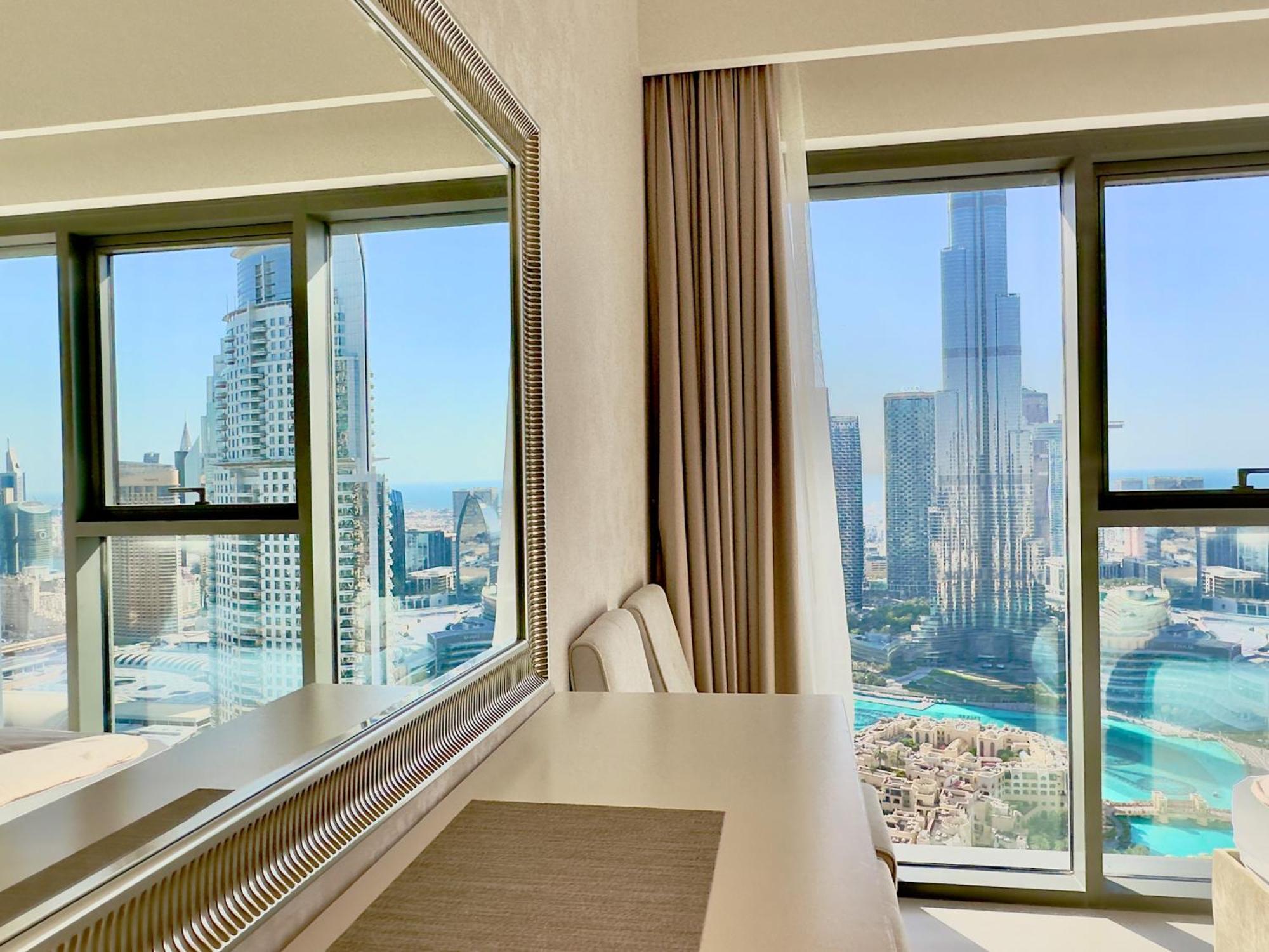 View In And Burj Khalifa View - 2 Bedroom - 3 Beds Apartemen *