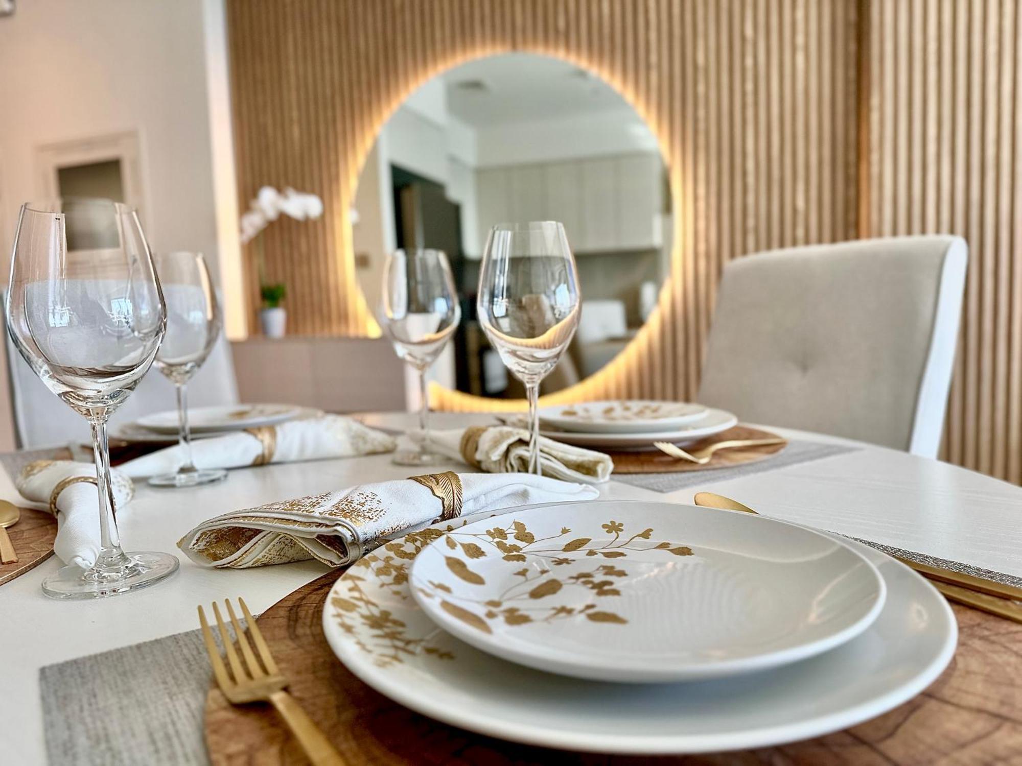 Apartemen View In And Burj Khalifa View - 2 Bedroom - 3 Beds *