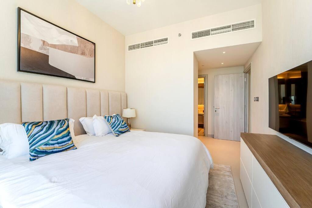 New Exceptional Lagoon View - 2 Stylish Bedrooms *