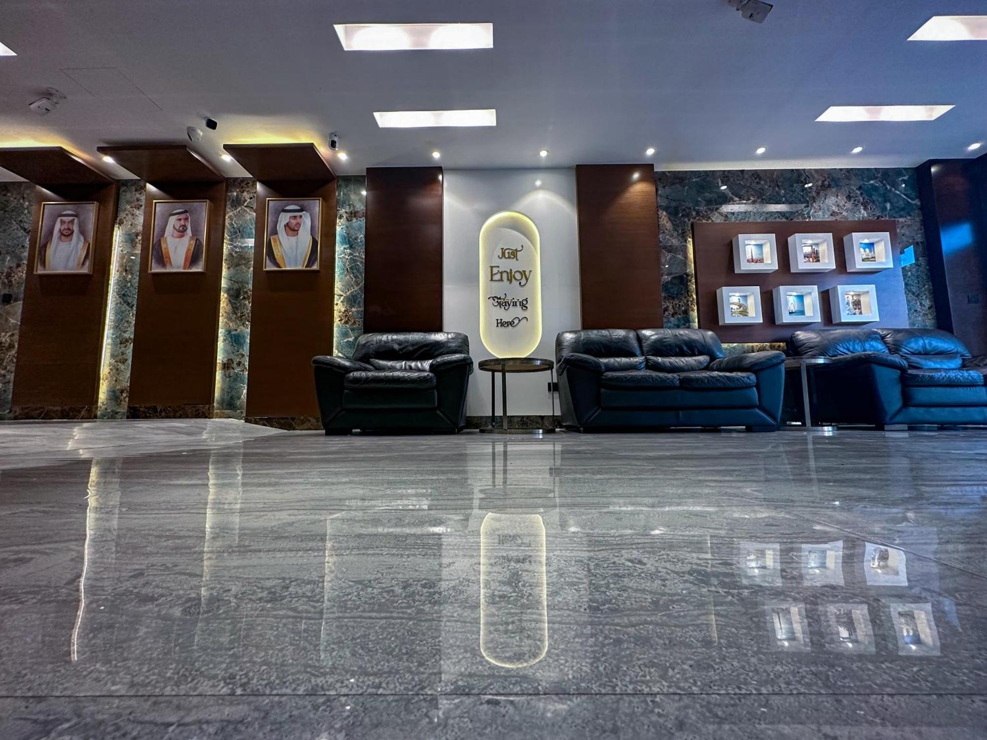 Gold Sky Avenue Hotell *