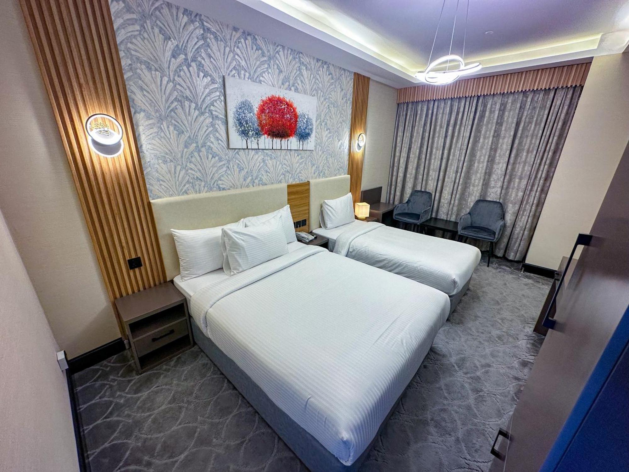 Gold Sky Avenue Hotell *