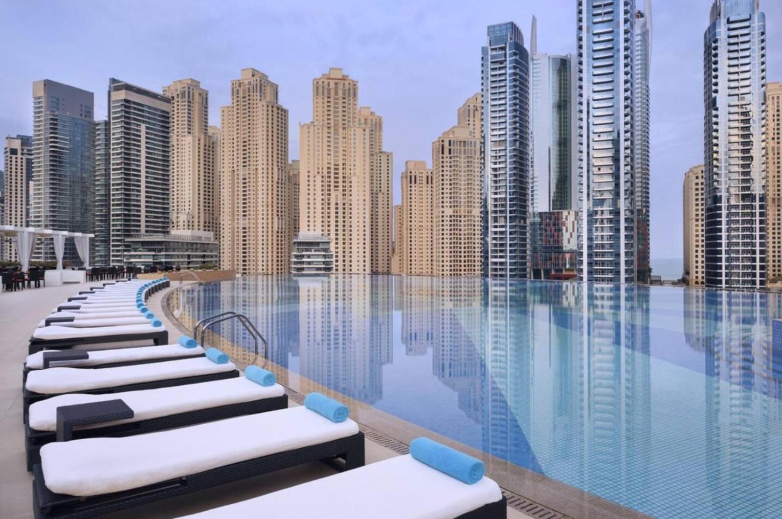 Address Marina - Luton Apartamento