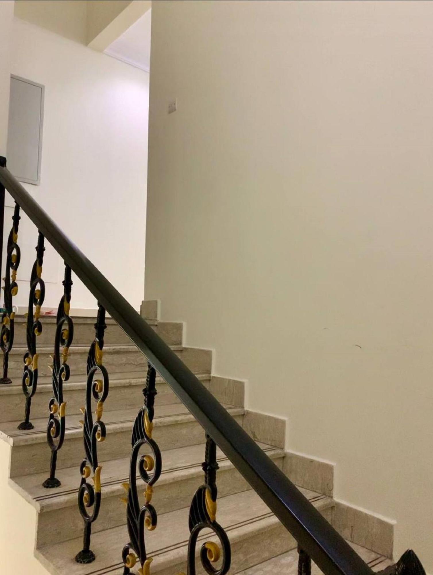 In House - Luxury Five-person