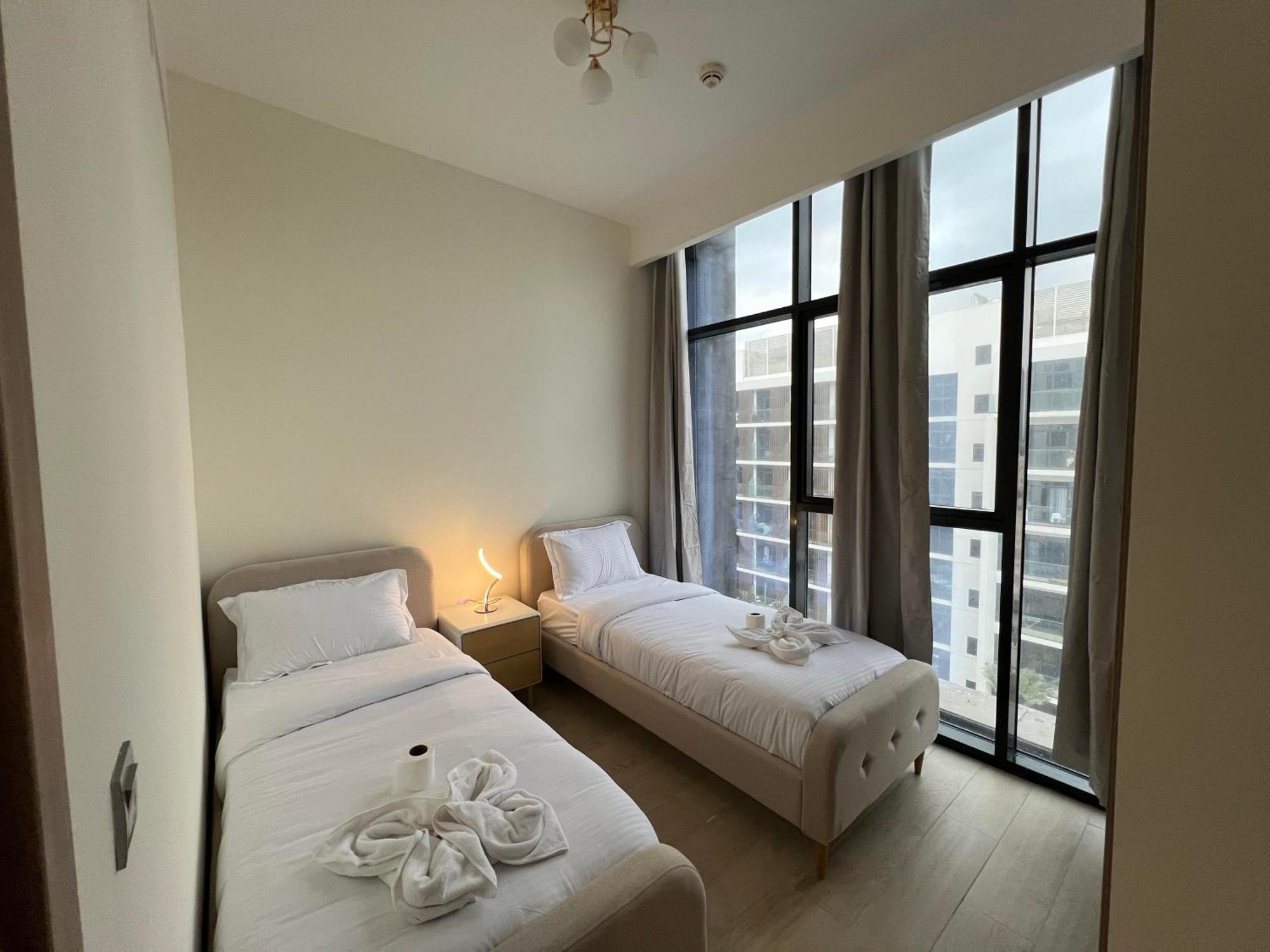 Spacious Comfortable For Your Family Or Group Apartment Dubai