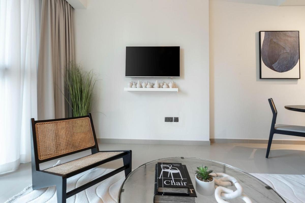 Brand New Stylish 1 Bed Next To Burj Khalifa By Boulevard Apartment