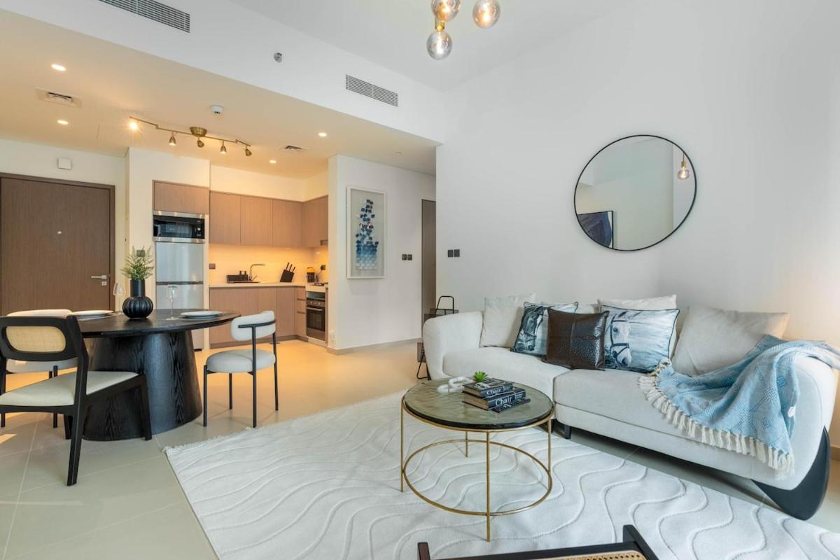 Brand New Stylish 1 Bed Next To Burj Khalifa By Boulevard Apartment *