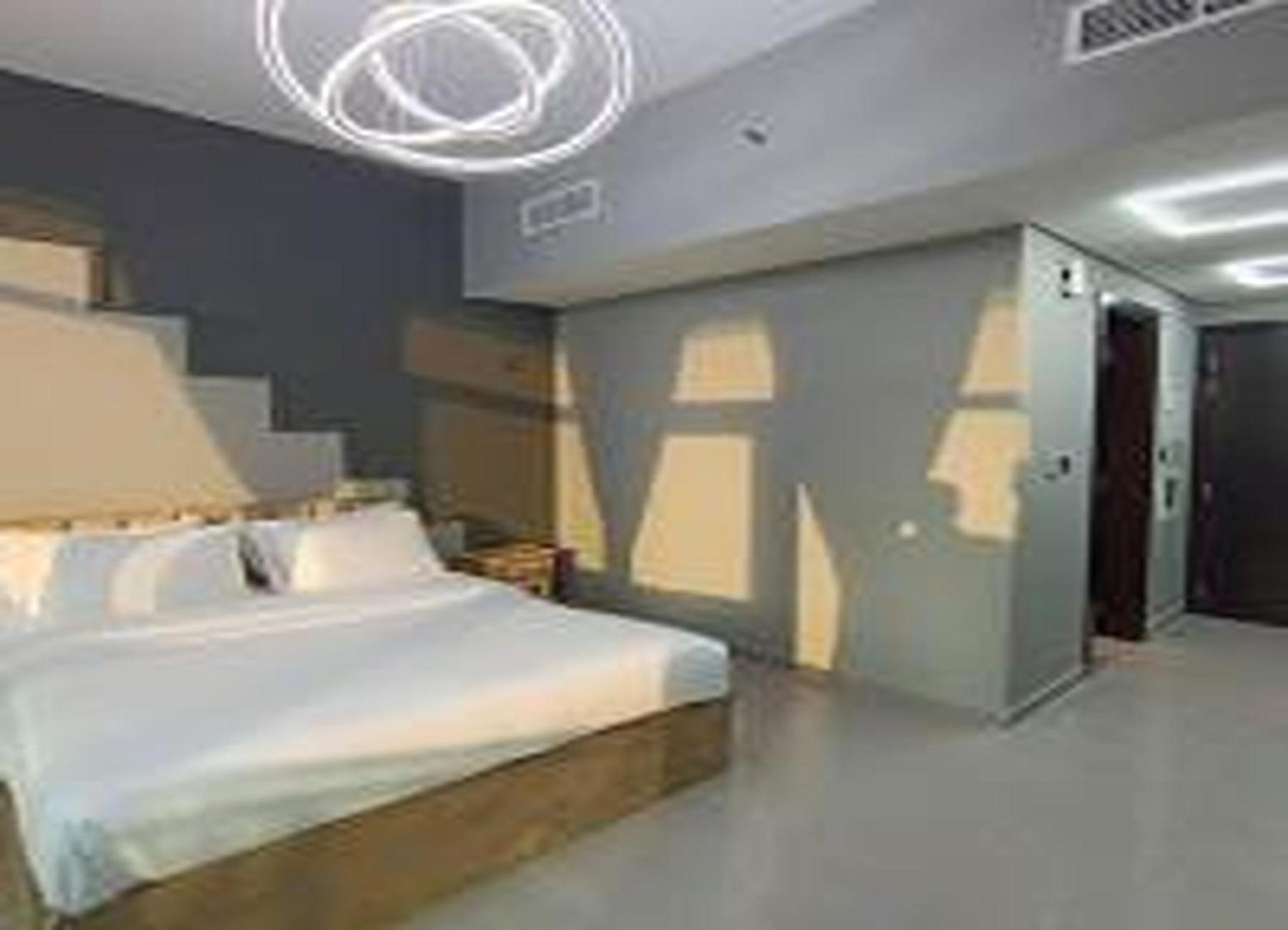 Brown Stone - Pool & View Merano Dubai