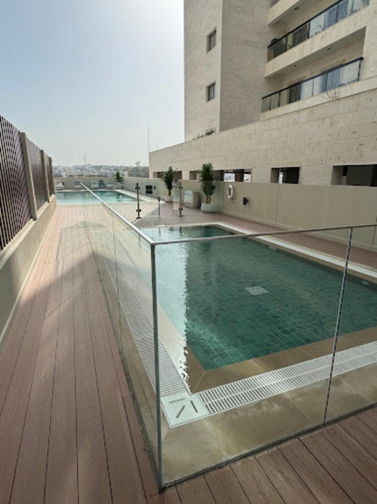 Brown Stone - Gardens Metro Station Westwood Dubai