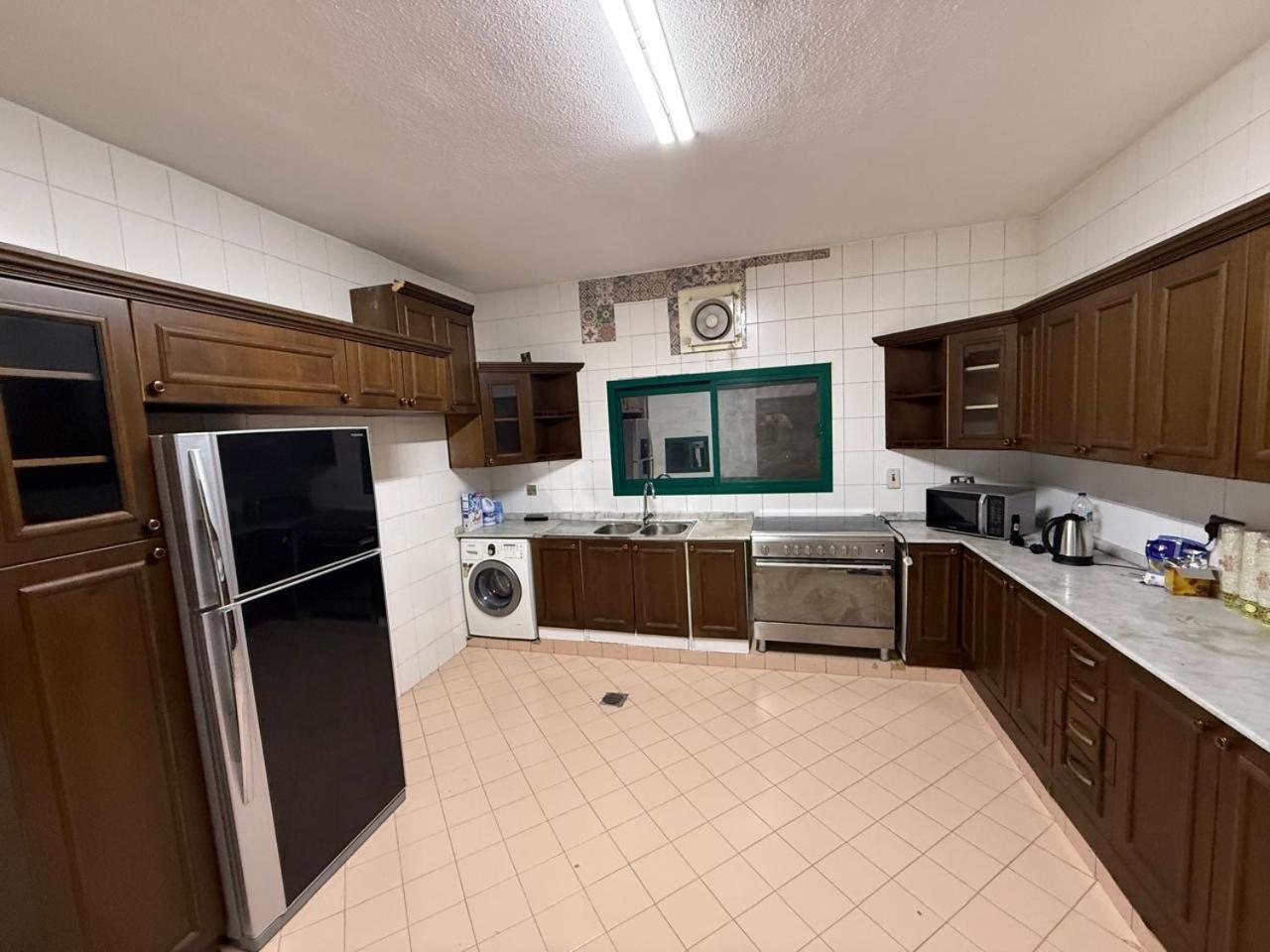 Jumeirah Fully Furnished Studio With Private Bathroom Gasthuis