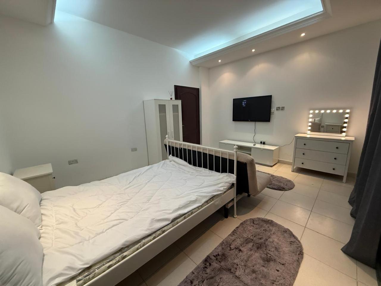 Gasthuis Jumeirah Fully Furnished Studio With Private Bathroom Dubai