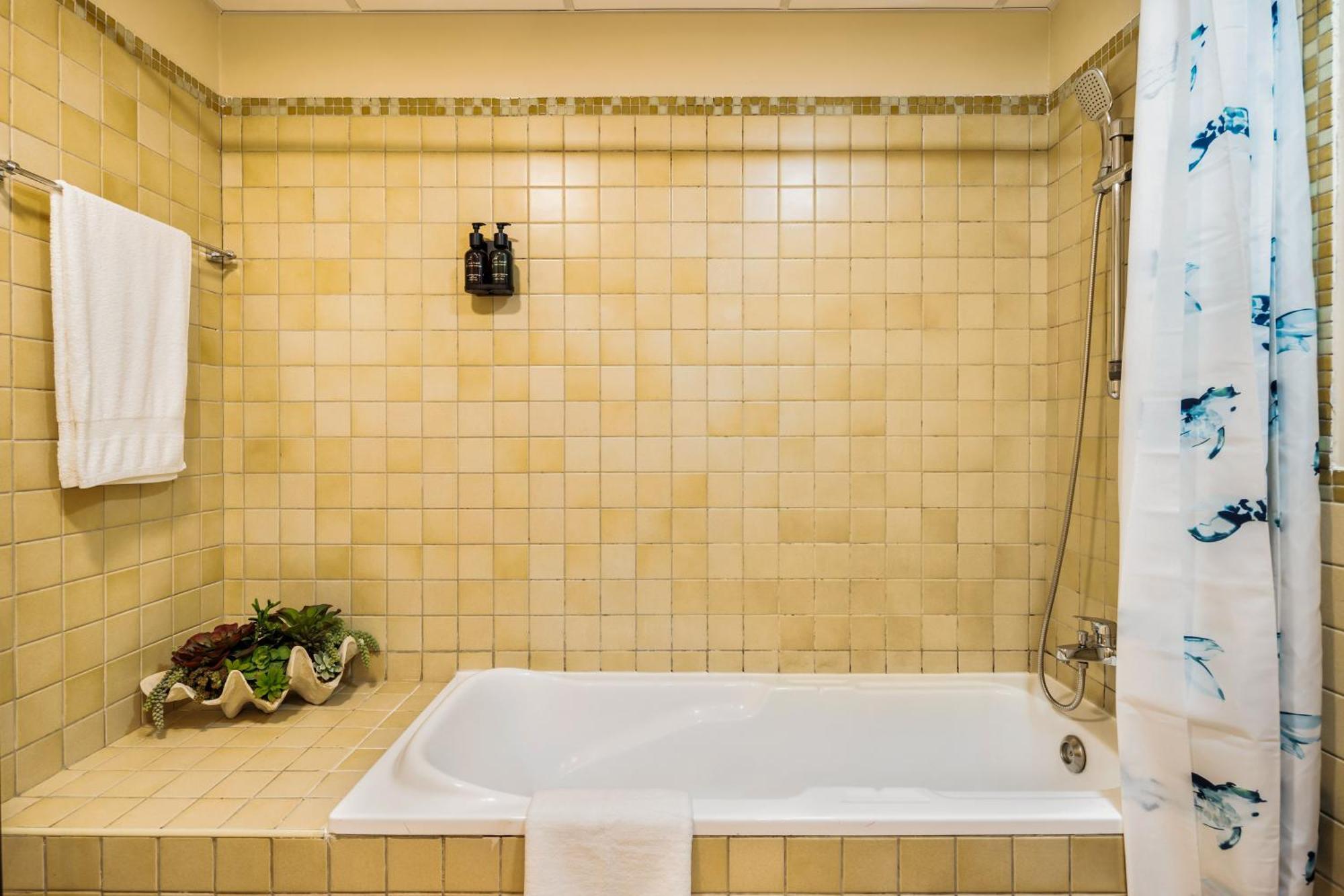 Cosy 4br On Jbr - Close To Shops & Dining, Perfect For Families & Groups - By Sunkissed Homes Dubai