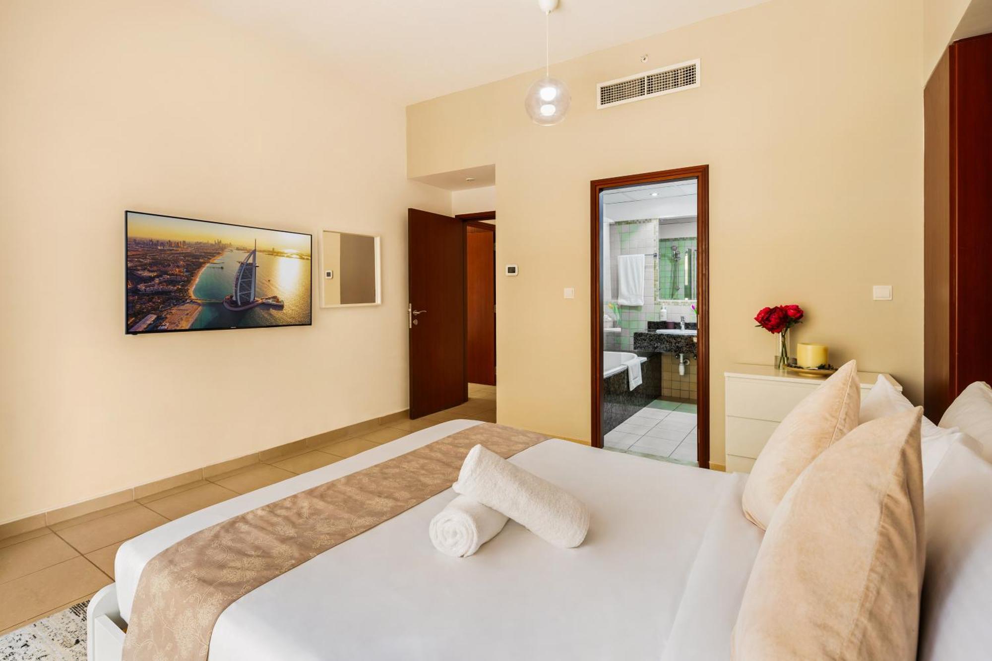 Cosy 4br On Jbr - Close To Shops & Dining, Perfect For Families & Groups - By Sunkissed Homes