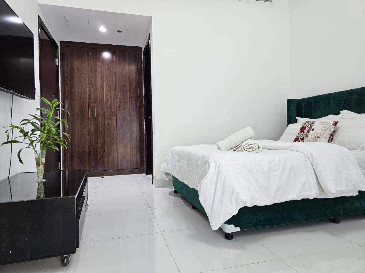 Silicon Oasis Staycation *