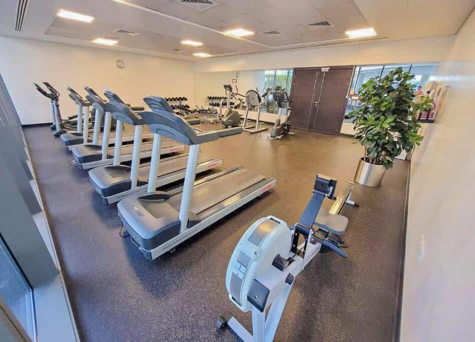 Airstay - 1br - Pool Views - Near Marina Mall - Monthly Offer Available Appartement