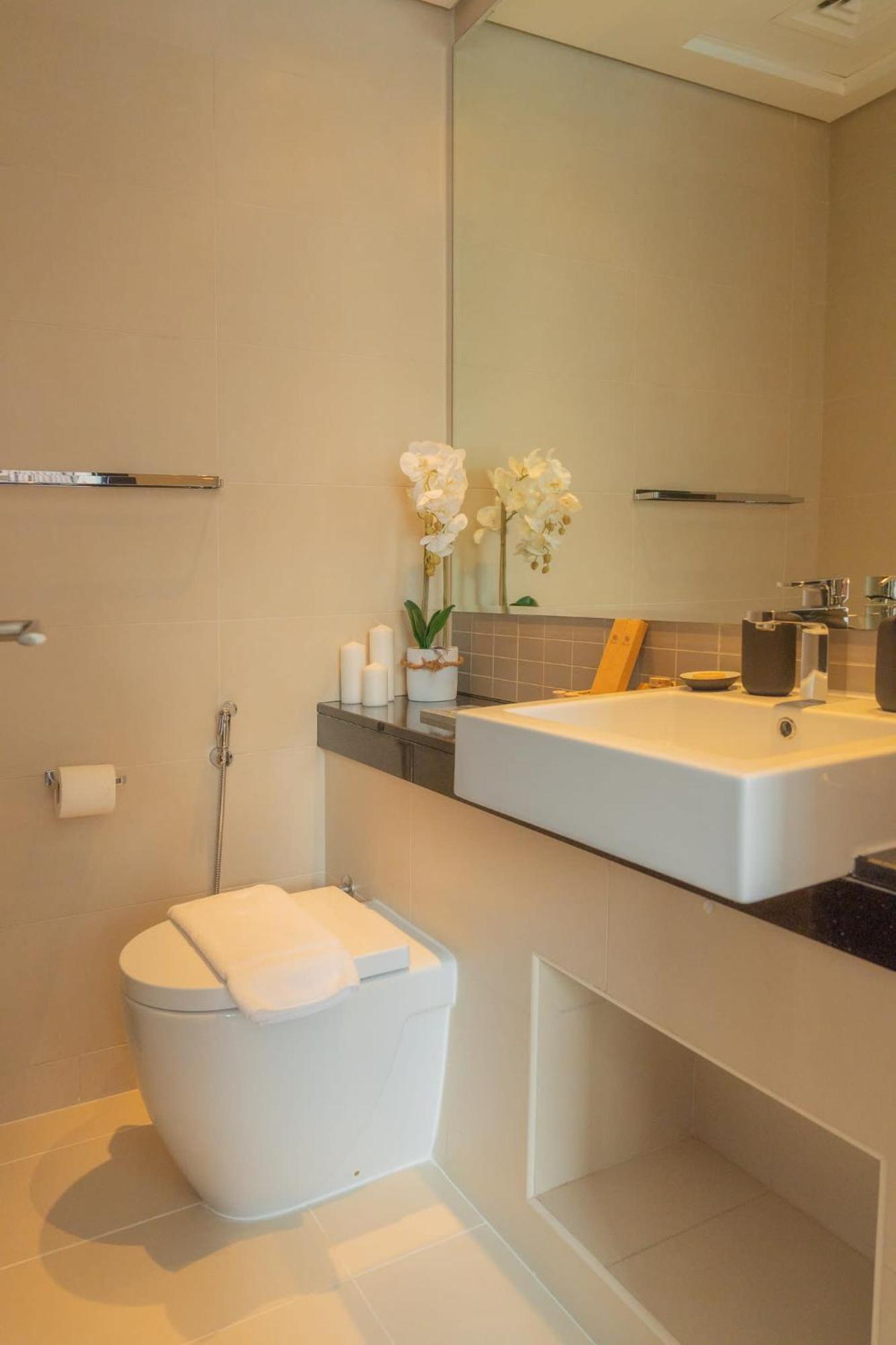 Airstay - 1br - Pool Views - Near Marina Mall - Monthly Offer Available