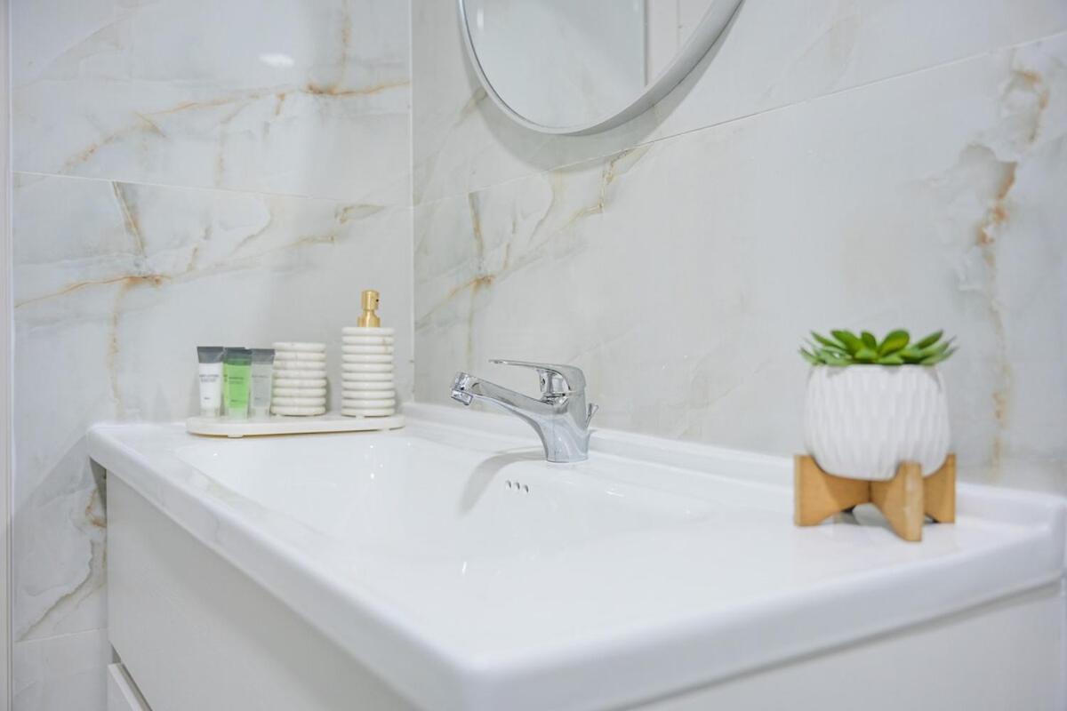 Appartement Cozy 1-bedroom For 4 In Marina! *