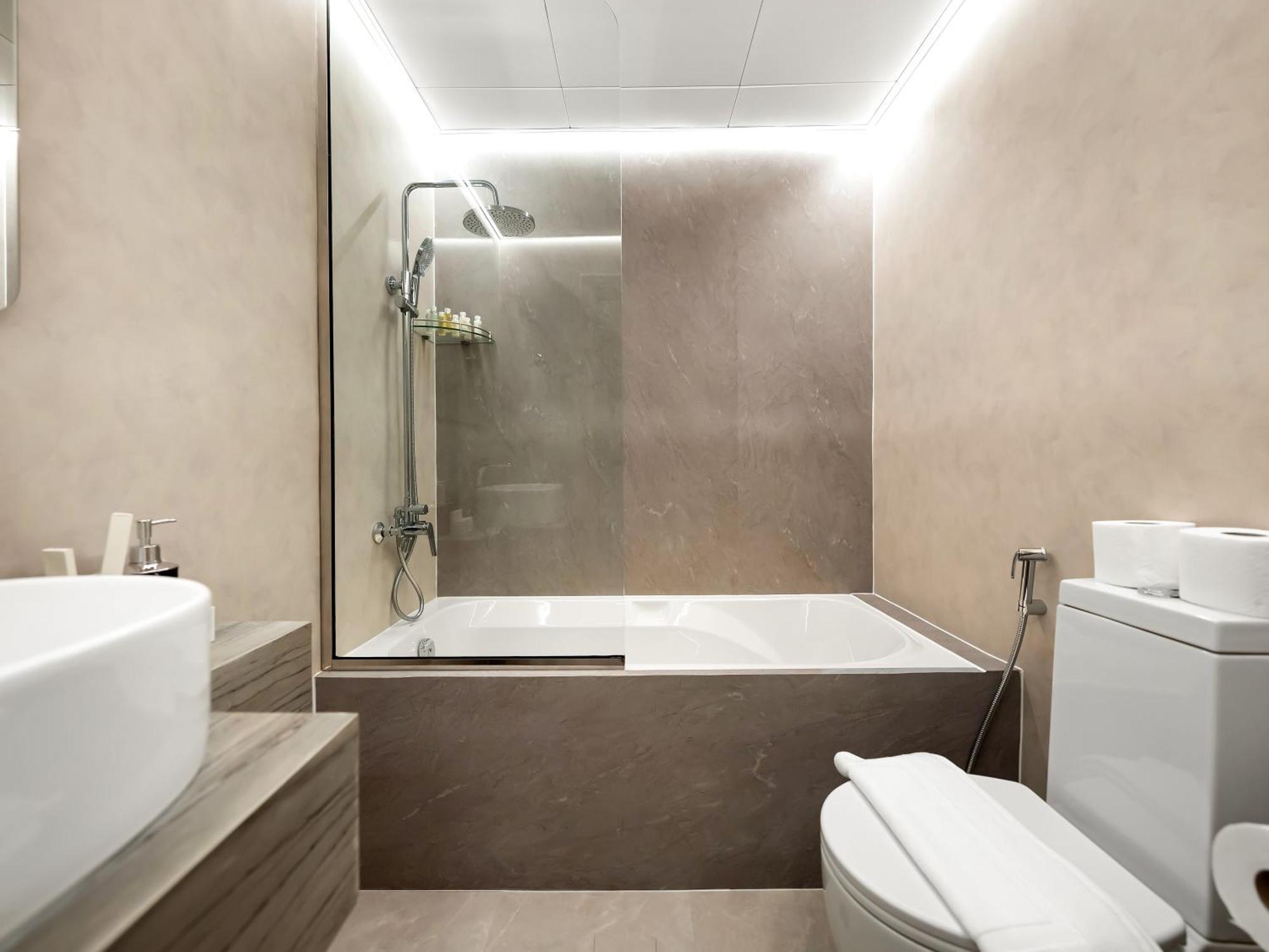 Lux New 2 Bhk - Full Sea View - Marina - 5 Min To - 100 Metres To Tram *