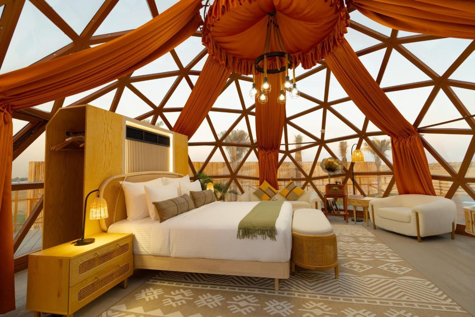 Al Marmoom Oasis Luxury Experiential Desert Domes 5*